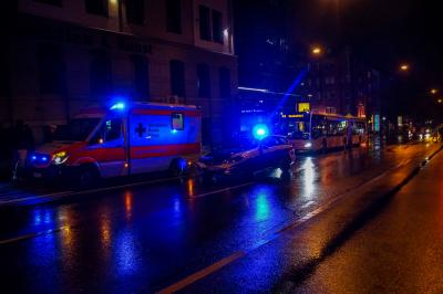 Stuttgart West: PKW uebersieht beim ausparken anderes Fahrzeug und kollidiert mit diesem